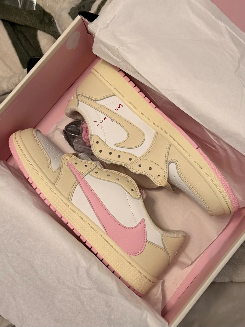 Nike Women’s Low-Top Sneakers - Pink & Cream